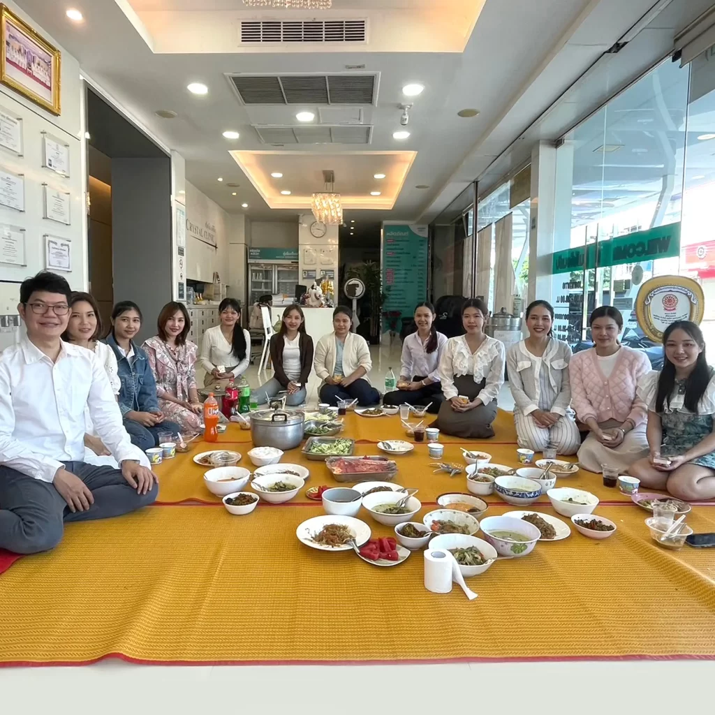 ครบรอบ 13 ปี คริสตัลคลินิก มหาสารคาม